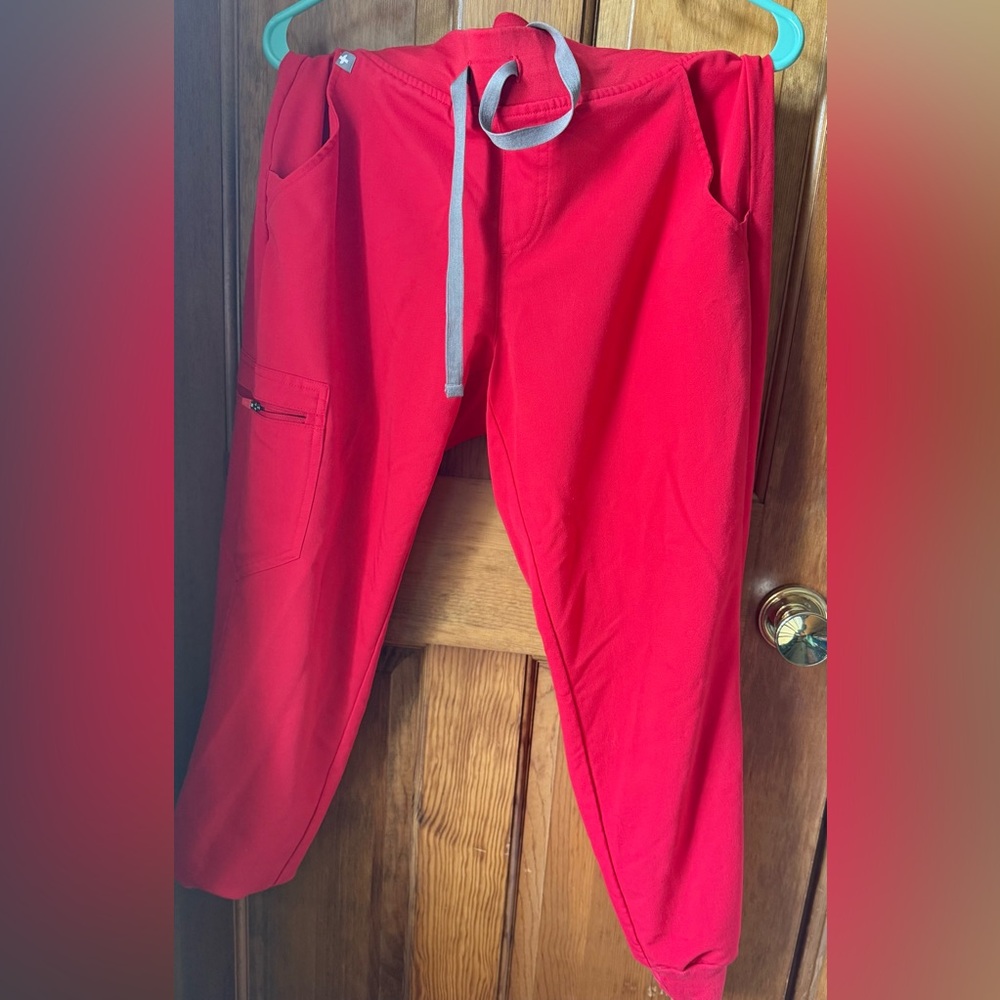 Figs winning red Zamora joggers